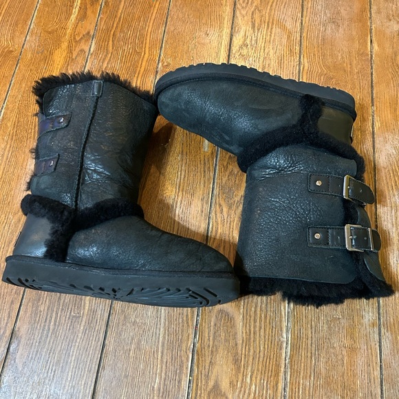 ❌SOLD❌Ugg Shearling Boots With Buckle Size 8 - Picture 3 of 6